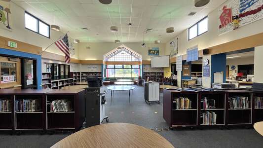Willagillespie Elementary School Library in Eugene 4