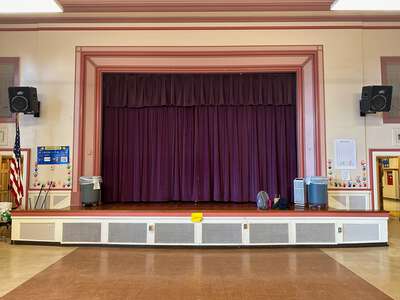Llewellyn K-5 School Cafeteria in Portland 2