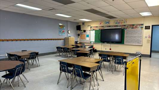 Chateau Estates School Classroom Standard in Kenner 3