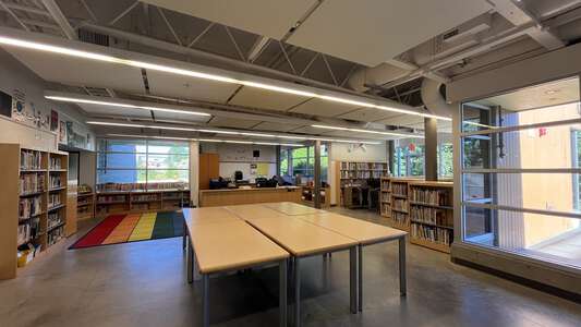Sunnycrest Elementary School Library in Kent 3