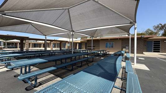Turtle Rock Elementary School Outdoor Lunch Area in Irvine 4