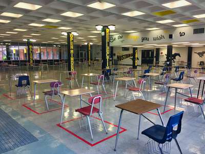 Fondren Middle School Cafeteria in Houston