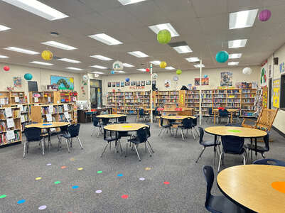 Powell Elementary School Library in Powell 3