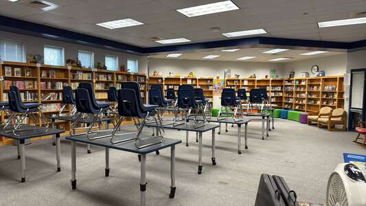 Allen Elementary School Library in Wichita 5