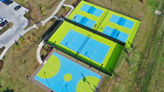 Creekside Park Tennis Court in Richmond