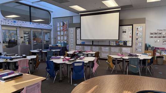 Meadow Park Elementary School Classroom Standard in Irvine