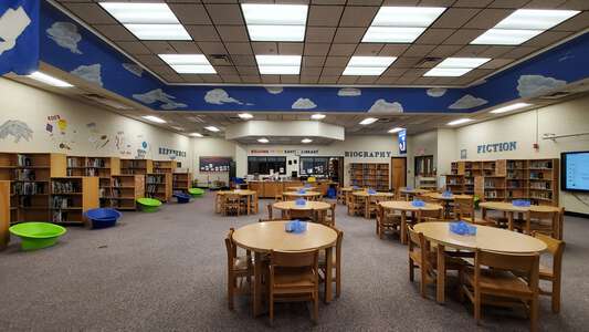 Karns Elementary School Library - East in Knoxville