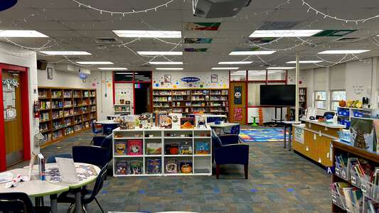 North Landing Elementary School Library in Virginia Beach