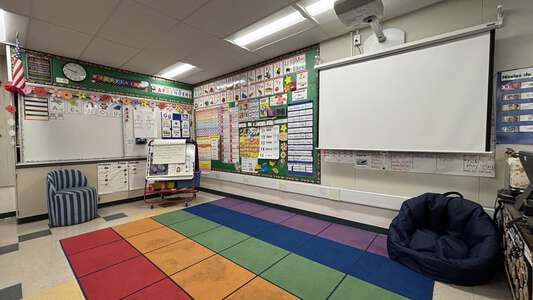 Walt Disney Elementary School Classroom Standard in Burbank 2