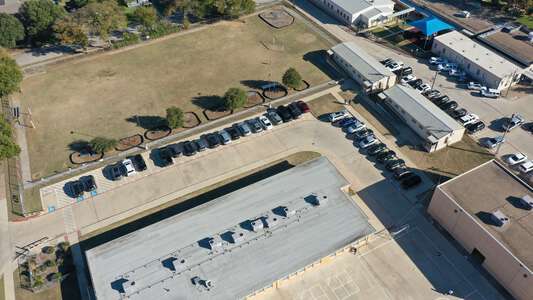 McLean 6th Grade Parking Lot - Staff in Fort Worth