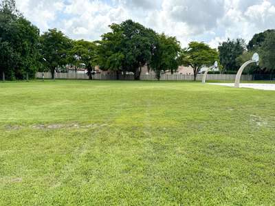 Ruth Owens Kruse Ed. Center Field - Practice in Miami 2