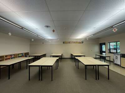 Rosemont Ridge Middle School Classroom Standard in West Linn 2