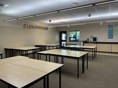 Rosemont Ridge Middle School Classroom Standard in West Linn 3