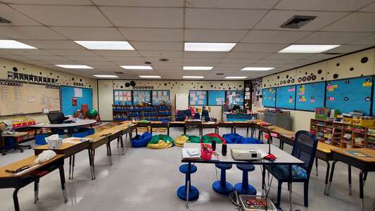 Flamingo Elementary School Classroom Standard in Davie