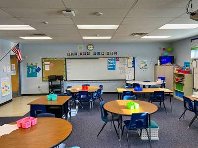 Oak Tree Elementary School Classroom Standard in Gilbert