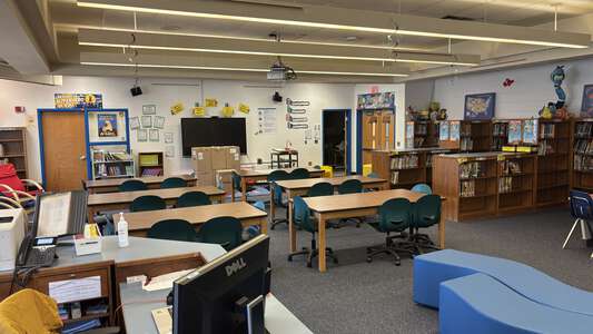 Bettie F. Williams Elementary School Library in Virginia Beach 2