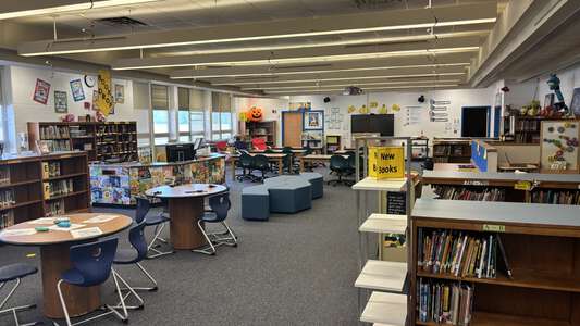 Bettie F. Williams Elementary School Library in Virginia Beach 4