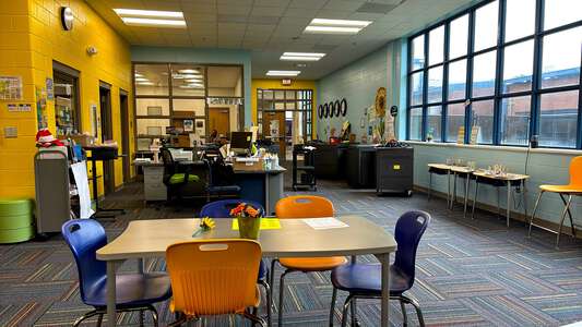 Cascade Elementary School Media Center in Atlanta 2