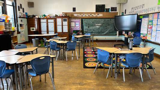 Mozart - Wolfgang A Mozart Elementary School Classroom Standard in Chicago 1