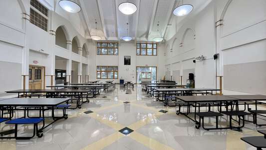 Hood River Middle School Cafeteria in Hood River