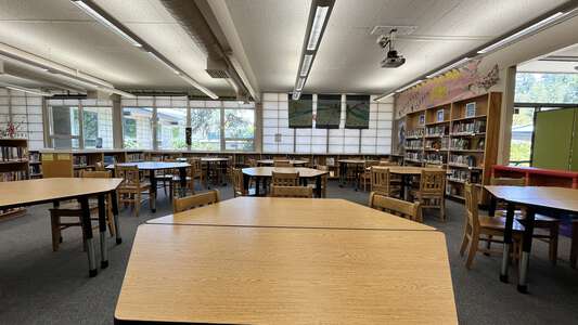 Spencer Butte Middle School Library in Eugene 2