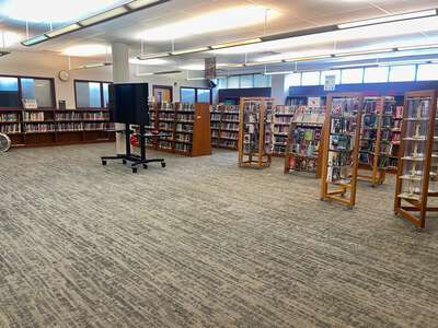 Small Middle School Library in Austin