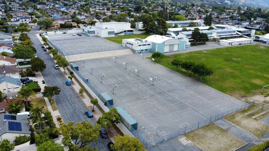 John Muir Middle School Outdoor Basketball Courts 2 in Burbank 3