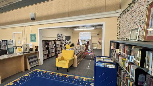 Sleepy Hollow Elementary School Library in Orinda