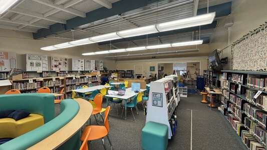Sleepy Hollow Elementary School Library in Orinda