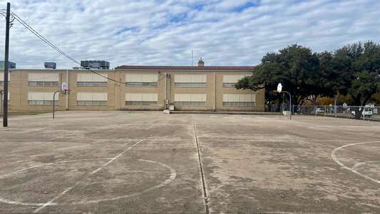 XSS Dillow Elementary School (formerly FWISD) Outdoor Basketball Courts in Fort Worth 3
