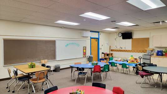 Eugene Field Elementary School Classroom Standard in Albuquerque 3