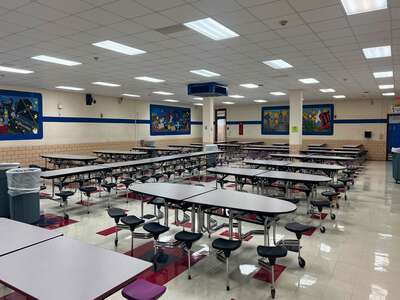 McLean Middle School Cafeteria in Fort Worth