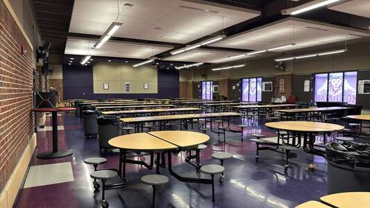Hamilton Middle School Cafeteria in Wichita 4