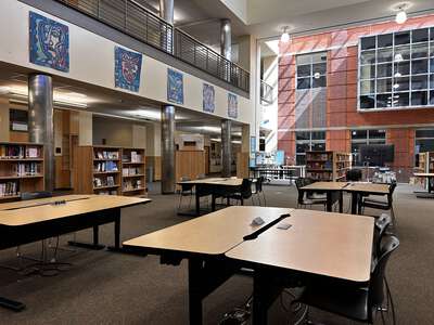 Wilsonville High School Media Center in Wilsonville 3