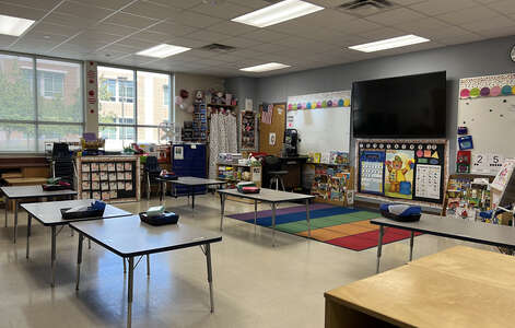 Henrie Elementary School Classroom Standard in Dallas