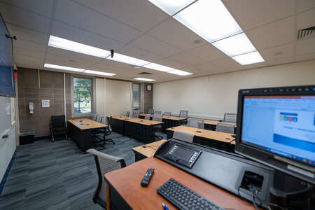 Menlo College Brawner Room 150 - 442 - Classroom in Atherton