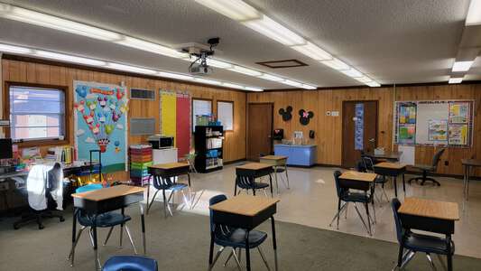 Grove Park Elementary School Classroom Standard in Orange Park