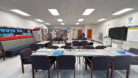 Beard - Daniel C. Beard Elementary School Library in Chicago 4