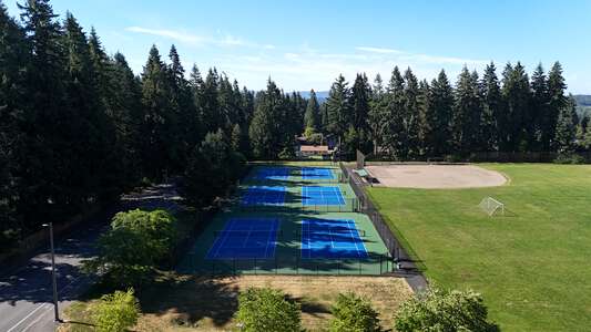 Redmond Middle School Tennis Courts in Redmond