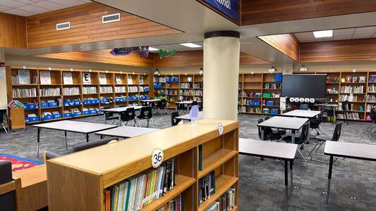 Beech Elementary School Library in Wichita 4