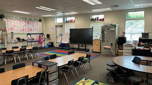 Caswell Dual Language Academy, Academia Bilingüe Elementary School Classroom Standard in Ceres 2