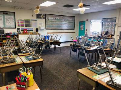 Arroyo Del Oso Elementary School Classroom Standard in Albuquerque