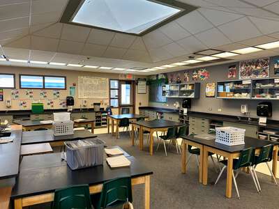 Ladera Ranch Middle School Science Room in Ladera Ranch