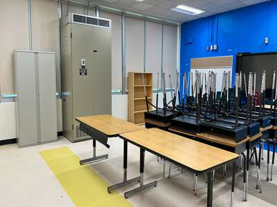 Palm Springs Elementary School Classroom Standard in Hialeah
