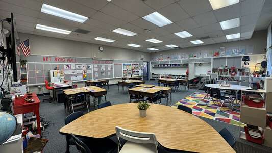 Lake Grove Elementary School Classroom Standard in Lake Oswego