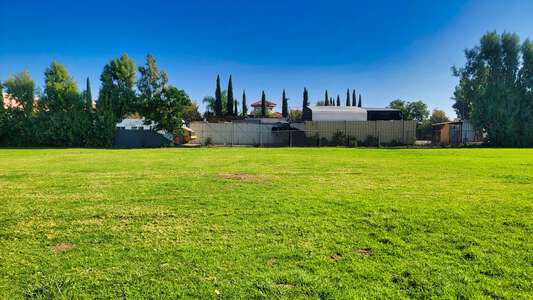 Bon View Elementary School Field - Practice in Ontario