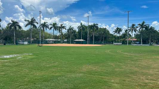 Key Biscayne K-8 Center Field - Softball in Key Biscayne