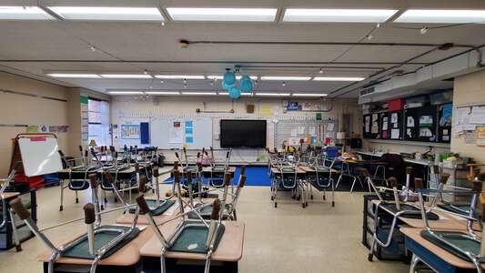 Blue Grass Elementary School Classroom Standard in Knoxville