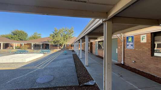 Mark Twain Elementary School Quad in Federal Way