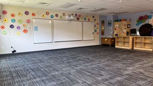 Yujin Gakuen Japanese Immersion Classroom Standard in Eugene